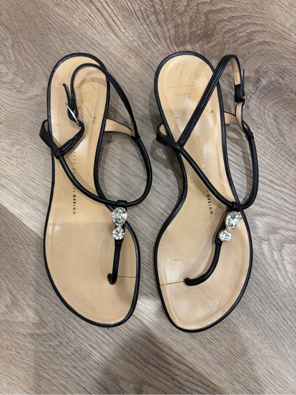 Giuseppe Zanotti Black Leather T-Strap Sandals with Crystal Accents. Size 37/7 - Picture 6 of 12